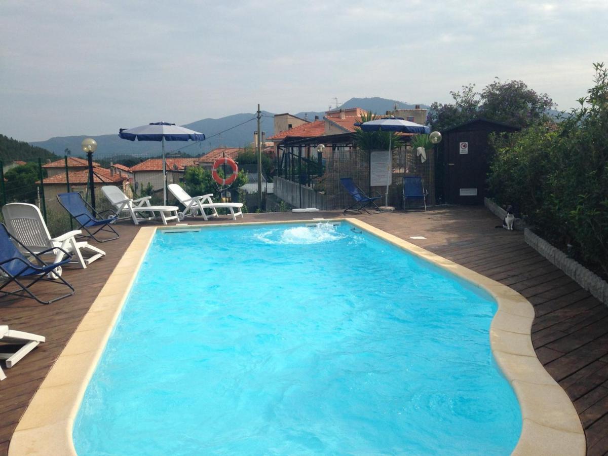 הוילה Cisano sul Neva Gli Angeli Agriturismo מראה חיצוני תמונה