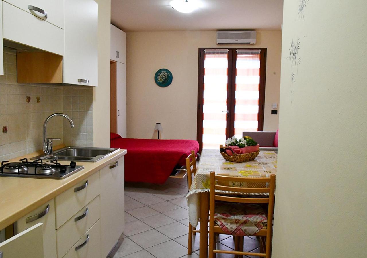 הוילה Cisano sul Neva Gli Angeli Agriturismo מראה חיצוני תמונה