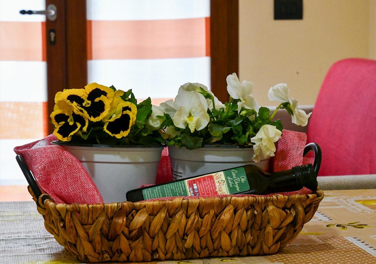 הוילה Cisano sul Neva Gli Angeli Agriturismo מראה חיצוני תמונה