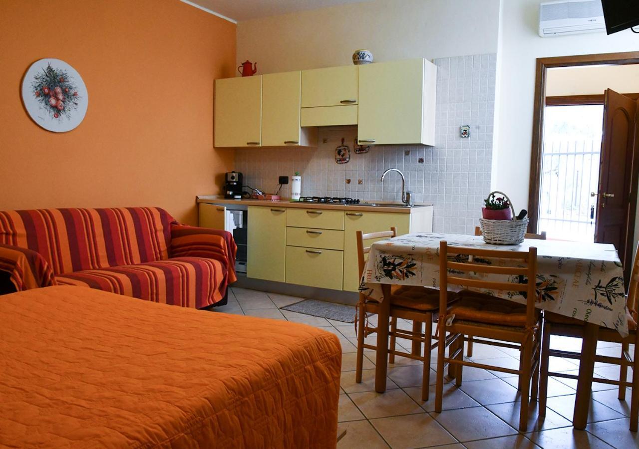 הוילה Cisano sul Neva Gli Angeli Agriturismo מראה חיצוני תמונה
