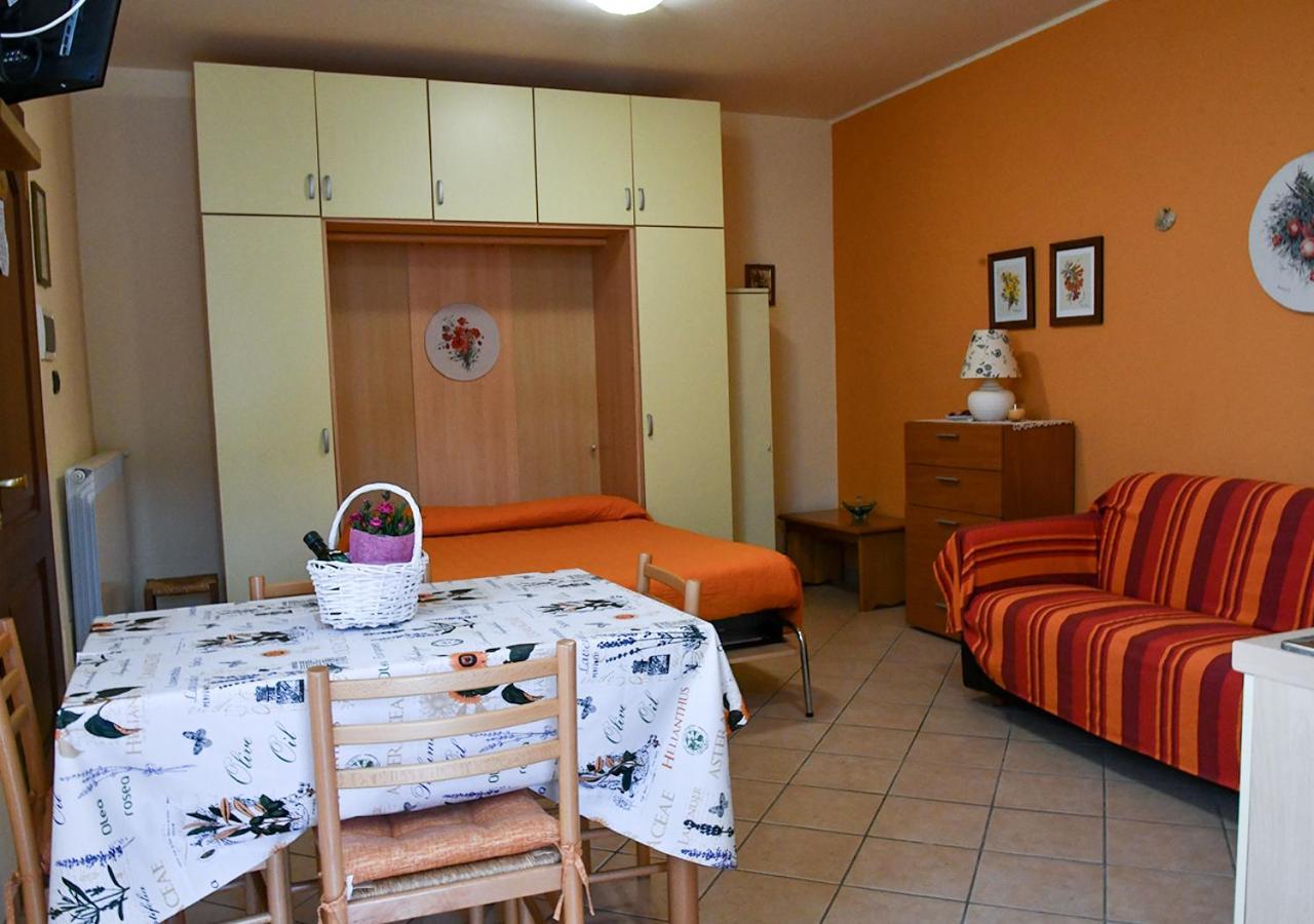 הוילה Cisano sul Neva Gli Angeli Agriturismo מראה חיצוני תמונה