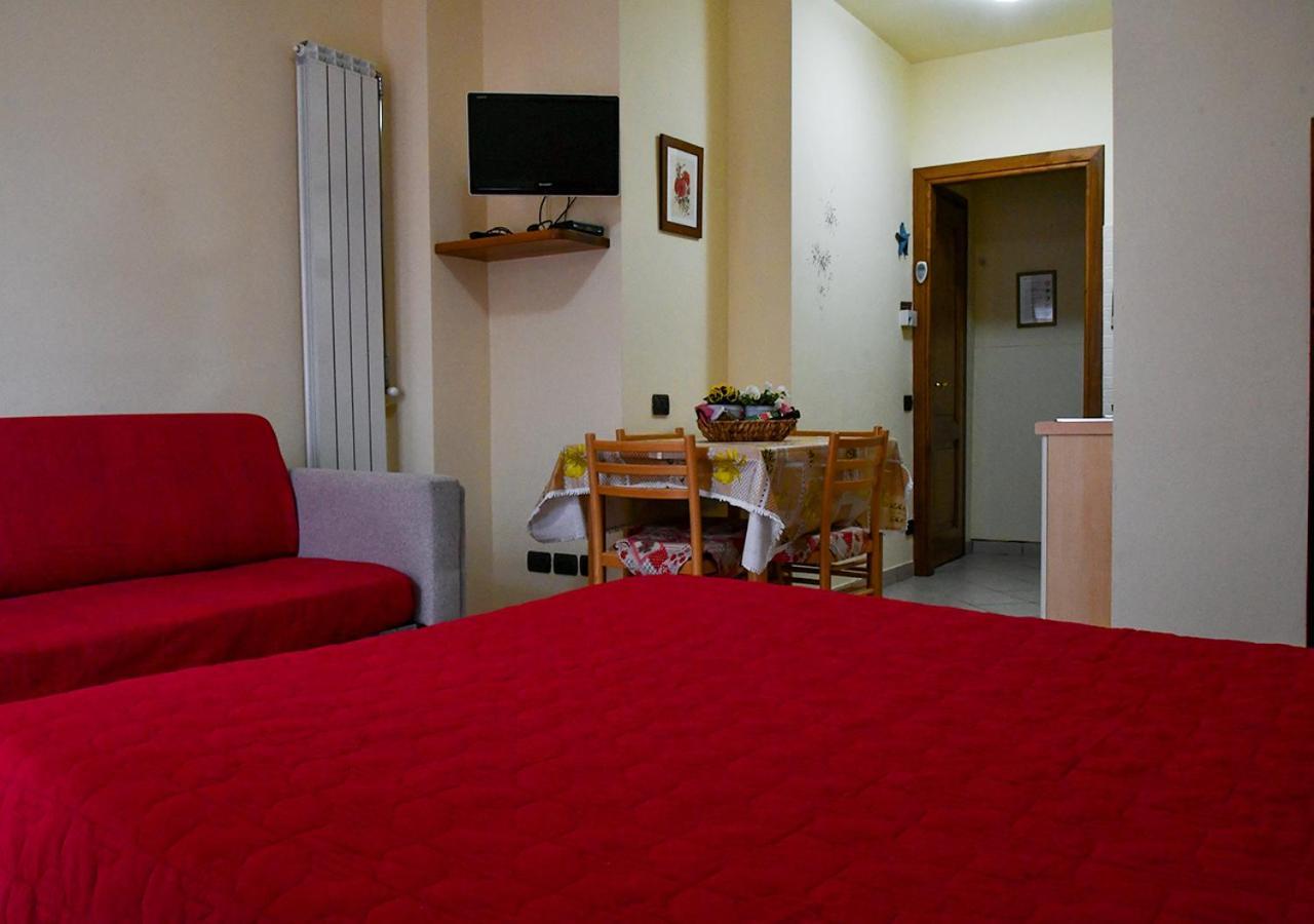הוילה Cisano sul Neva Gli Angeli Agriturismo מראה חיצוני תמונה