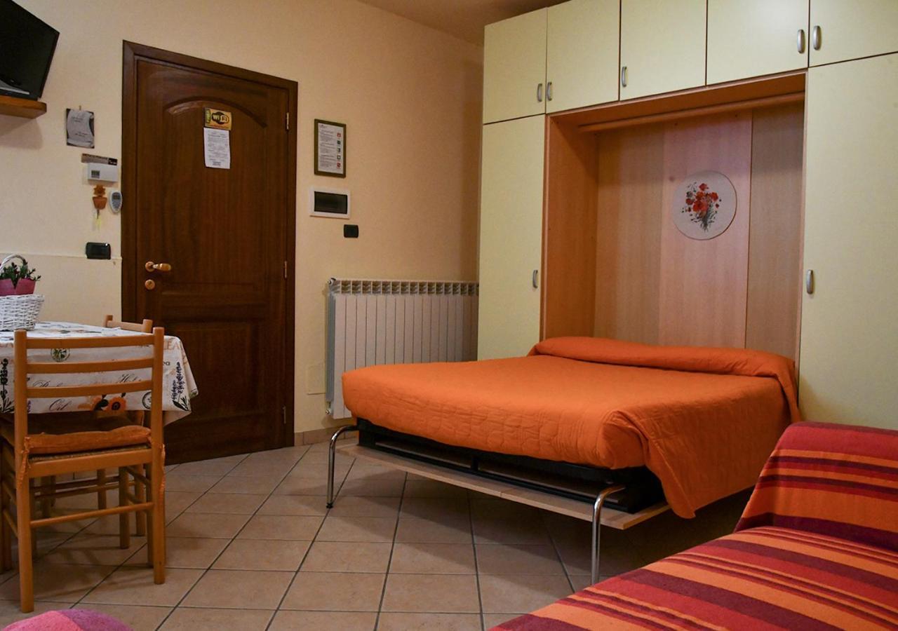 הוילה Cisano sul Neva Gli Angeli Agriturismo מראה חיצוני תמונה
