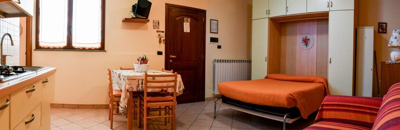 הוילה Cisano sul Neva Gli Angeli Agriturismo מראה חיצוני תמונה
