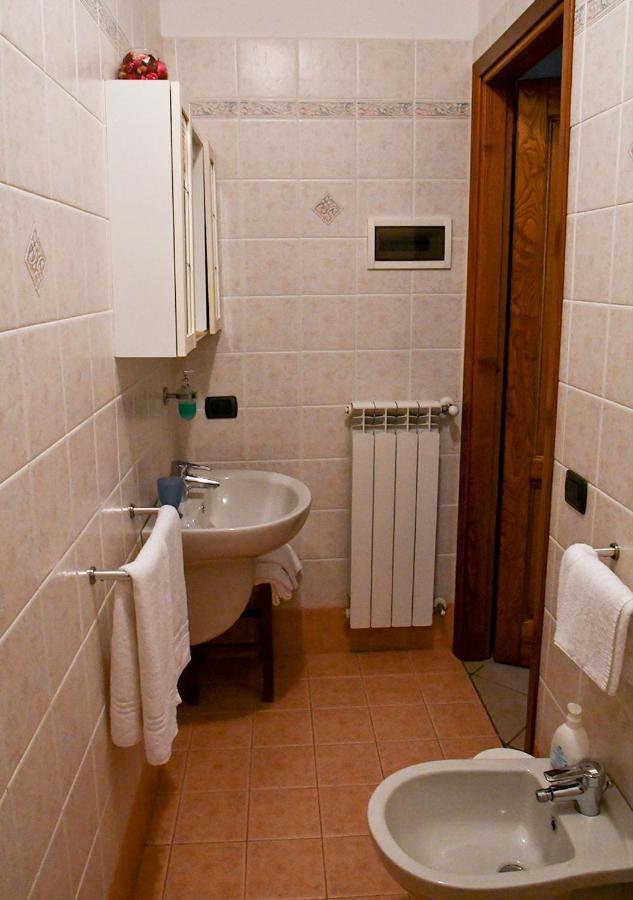 הוילה Cisano sul Neva Gli Angeli Agriturismo מראה חיצוני תמונה