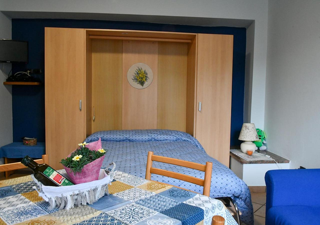 הוילה Cisano sul Neva Gli Angeli Agriturismo מראה חיצוני תמונה